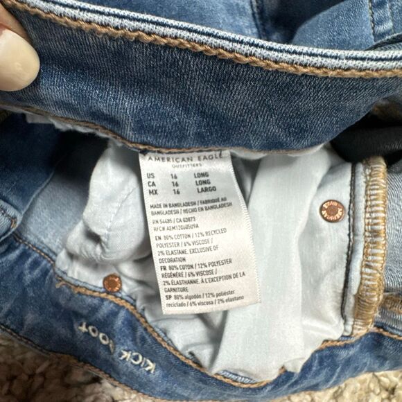 American Eagle Women’s Next Level Stretch Kick Boot Jean Size 16L - Picture 8 of 8